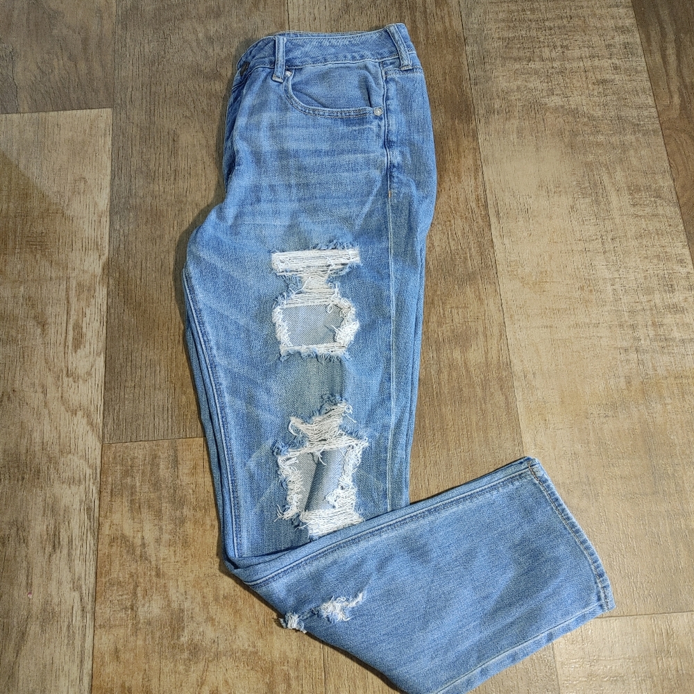 American Eagle Distressed straight leg jeans sz 12